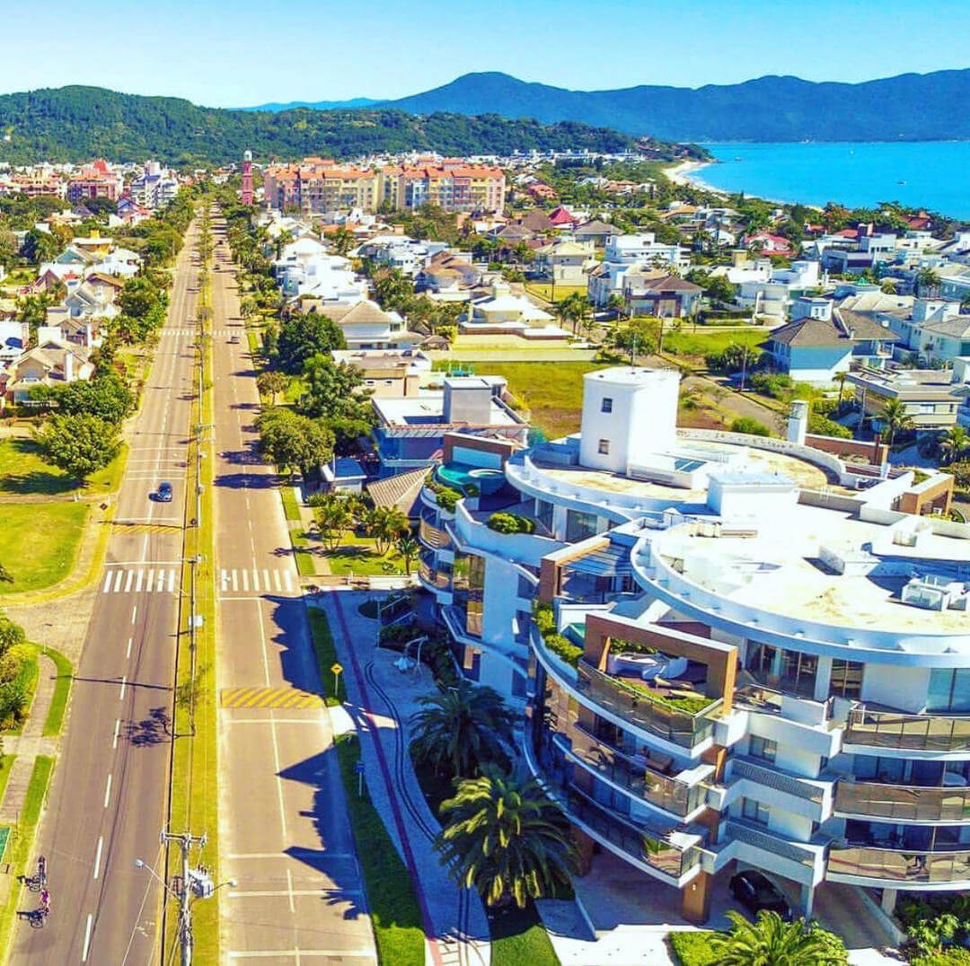 Aerial view of Jurerê Internacional and the Florianópolis coastline